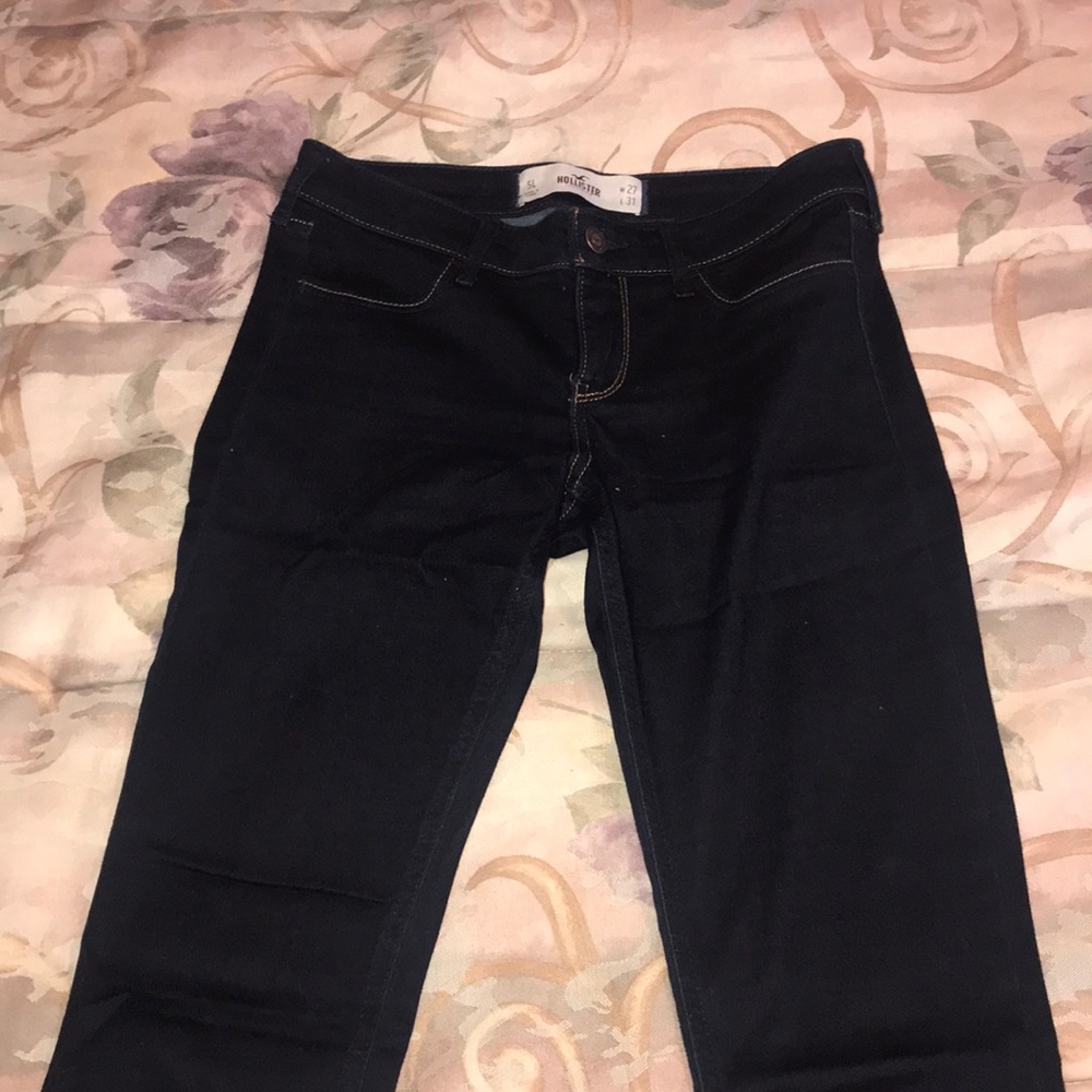 hollister dark-washed super skinny jeans; W27 L31